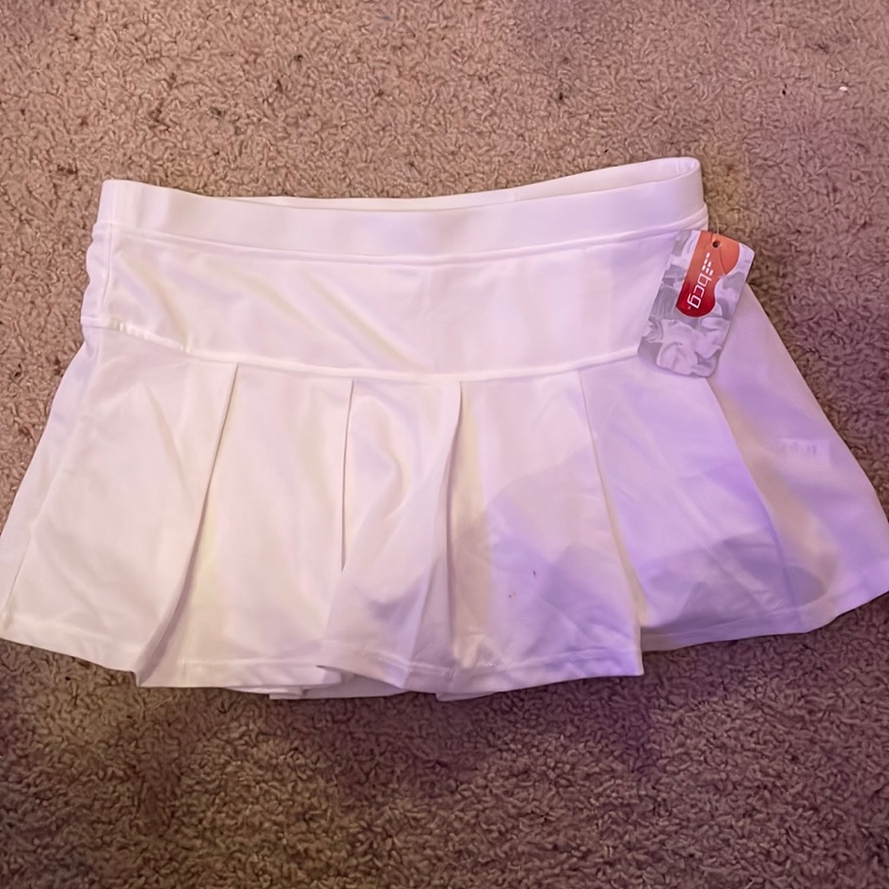COPY - white tennis skirt!